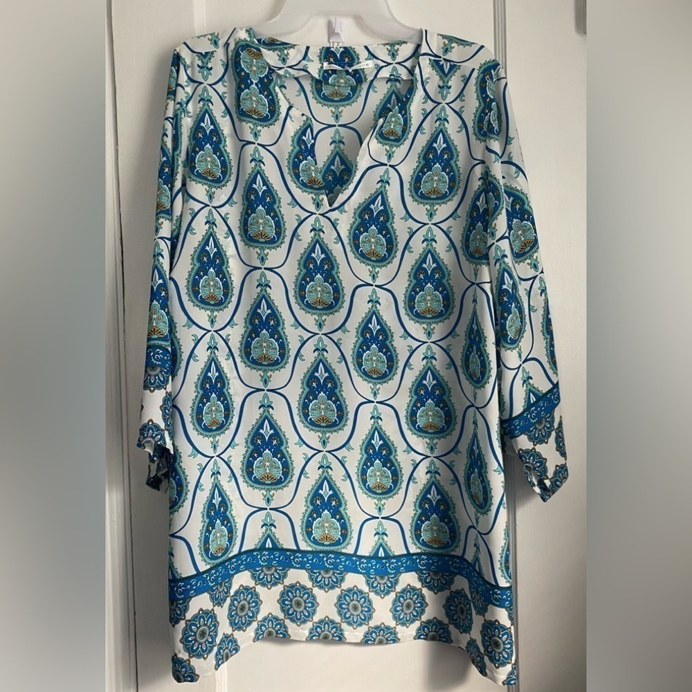 Violet and Claire Tunic Blouse,  with V-neck and 3/4 sleeves Size: 2X
